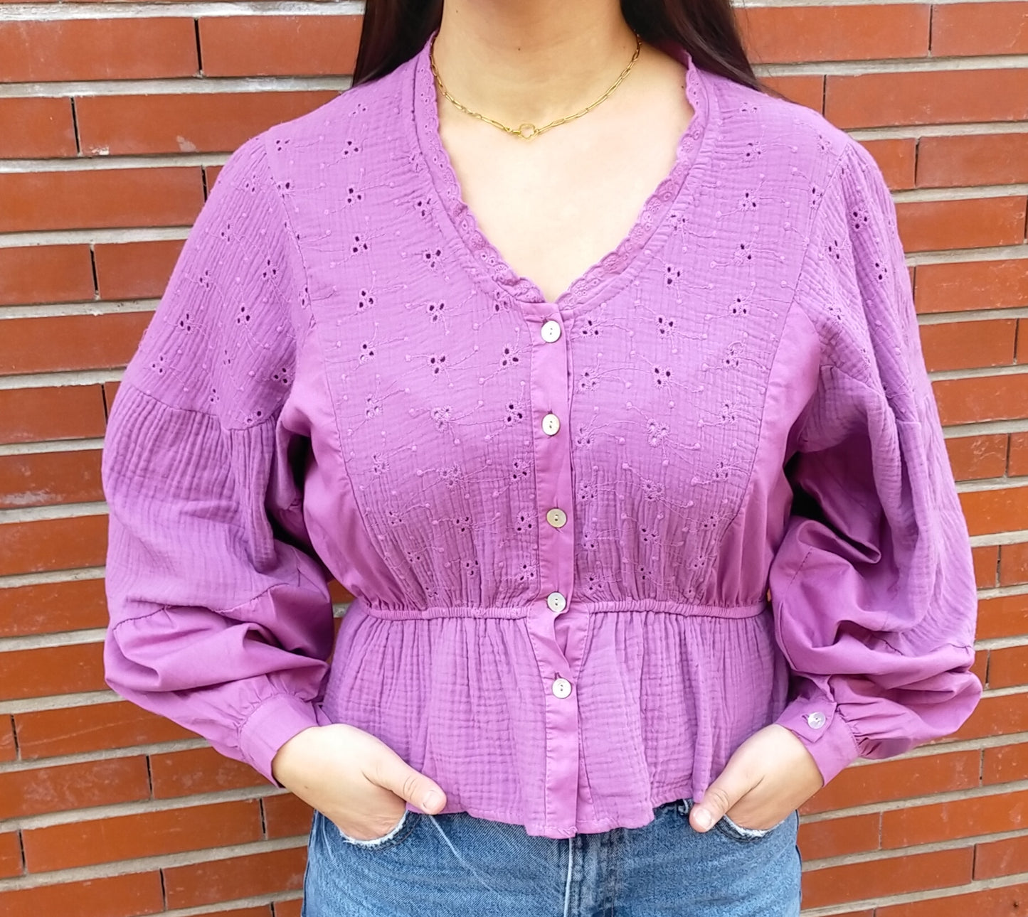 Blouse brodée