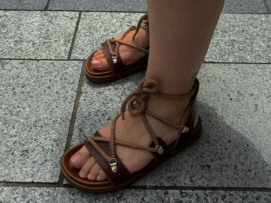 Sandales avec cordon de jute marron